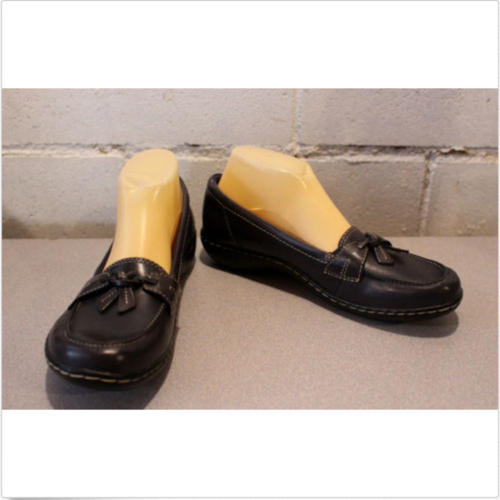 Clark's 9N Leather Dark Blue Ashland Bubble Loafer